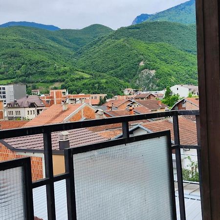Lovely 1 Bedroom Within Walking Distance, Views Peja Kültér fotó