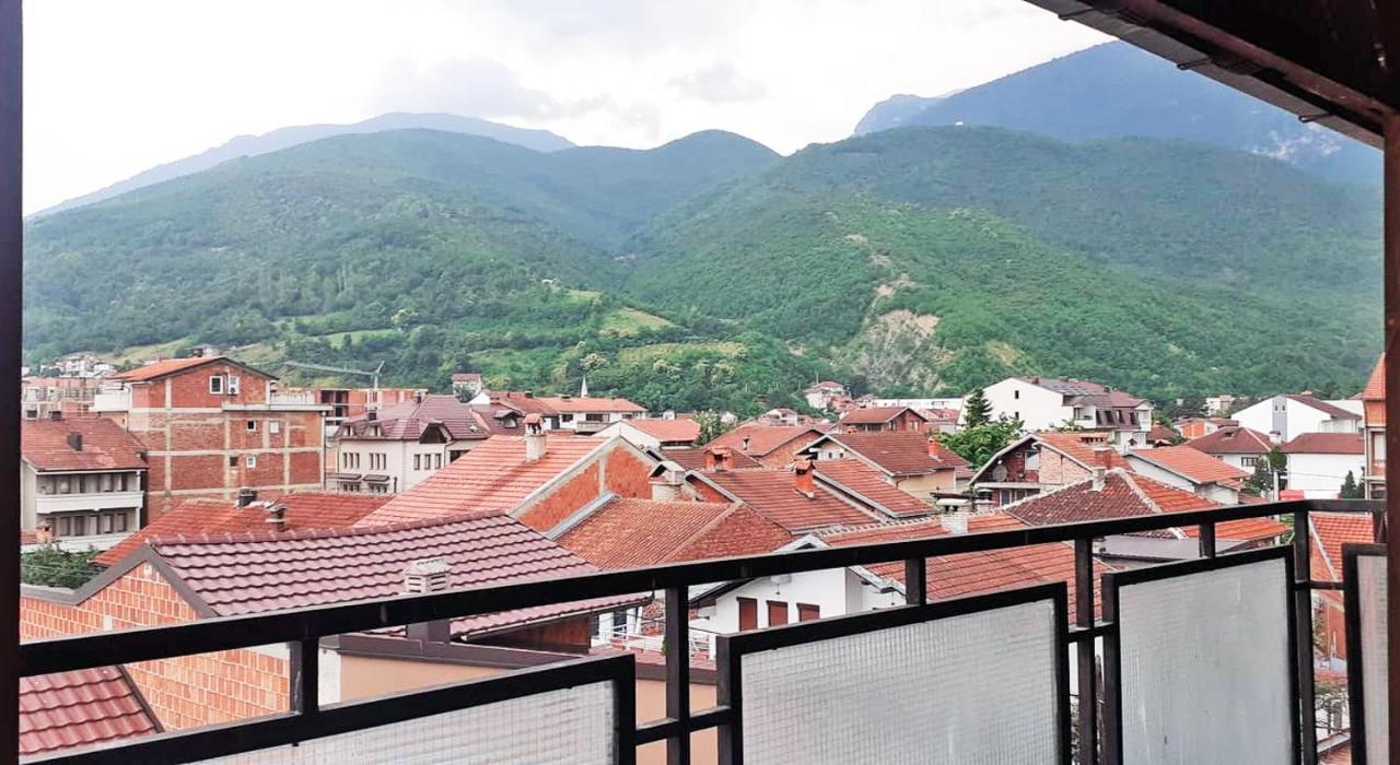 Lovely 1 Bedroom Within Walking Distance, Views Peja Kültér fotó