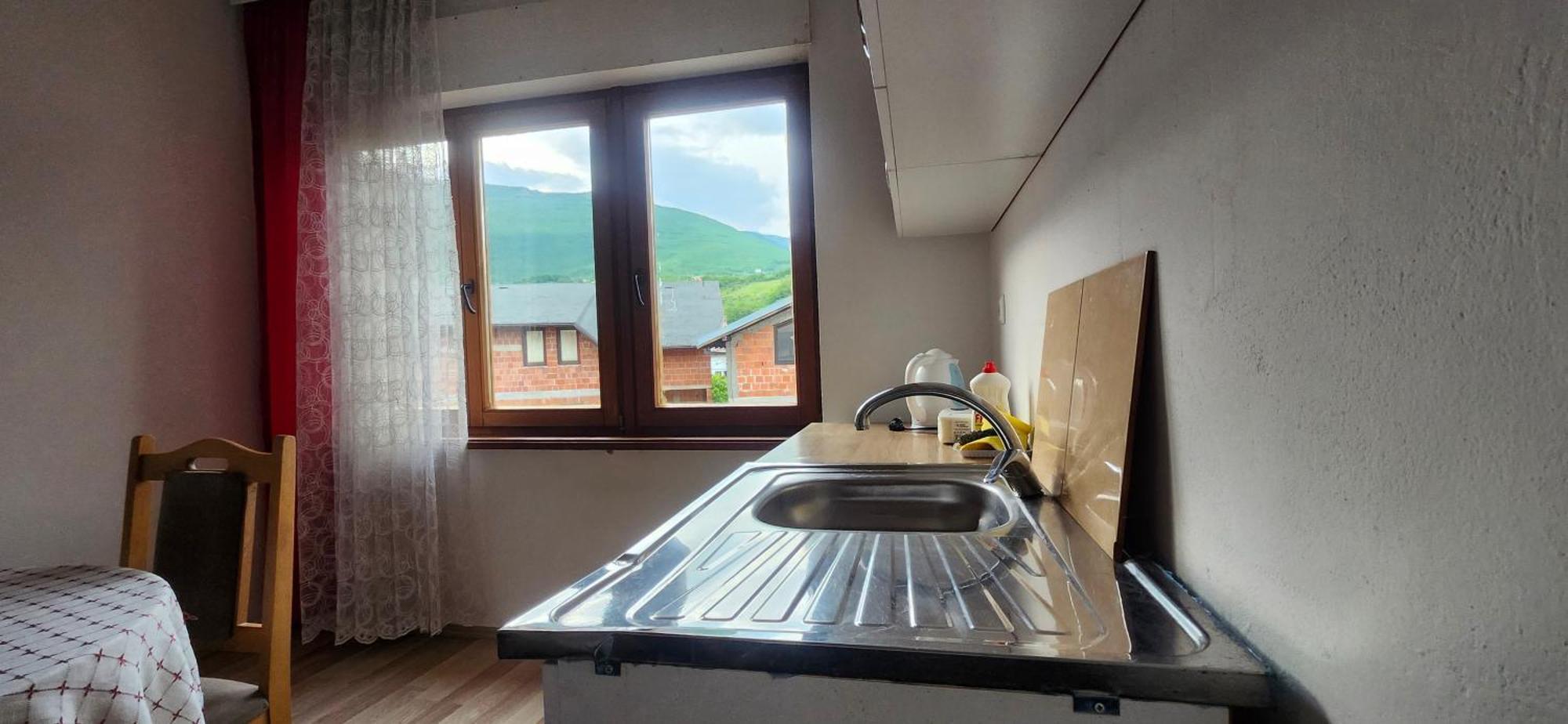 Lovely 1 Bedroom Within Walking Distance, Views Peja Kültér fotó